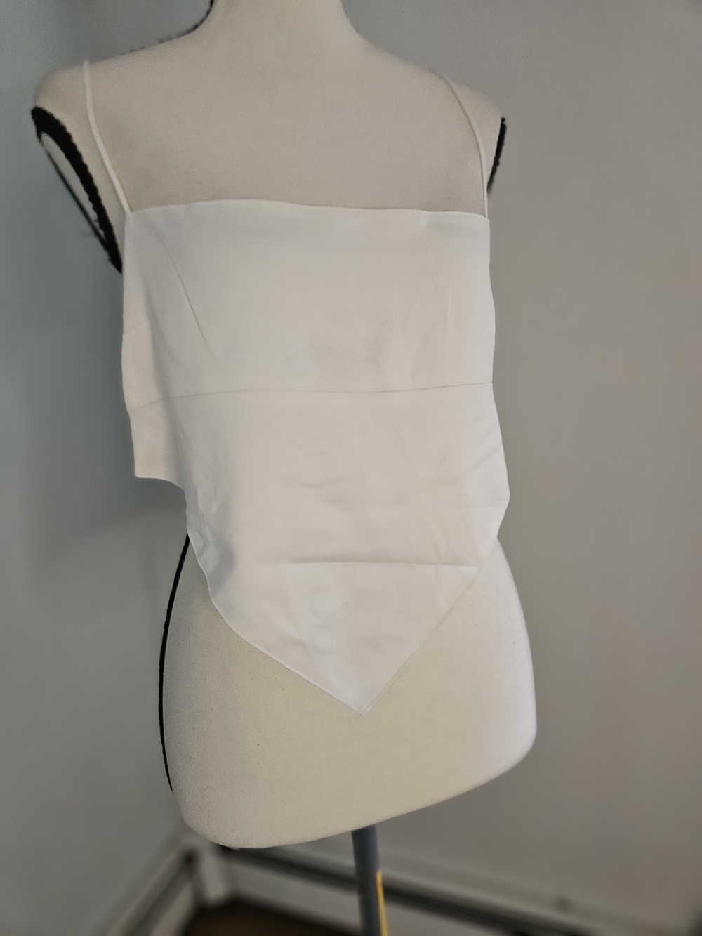 DANIELLE BERNSTEIN White Handkerchief Hem Camisole P289